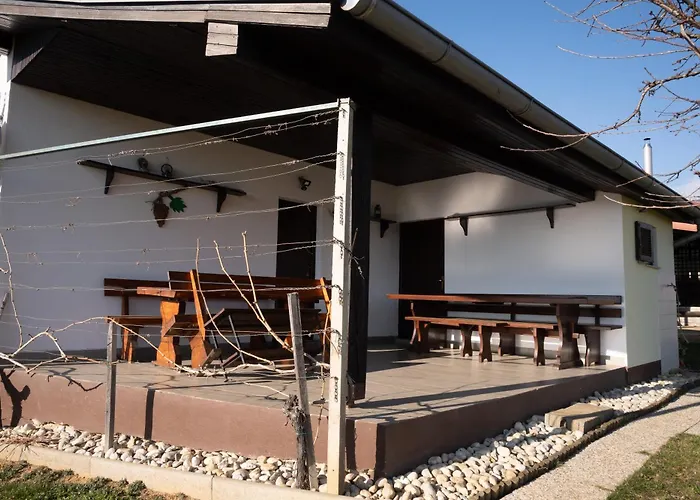 Zidanica Balantic בית נופש